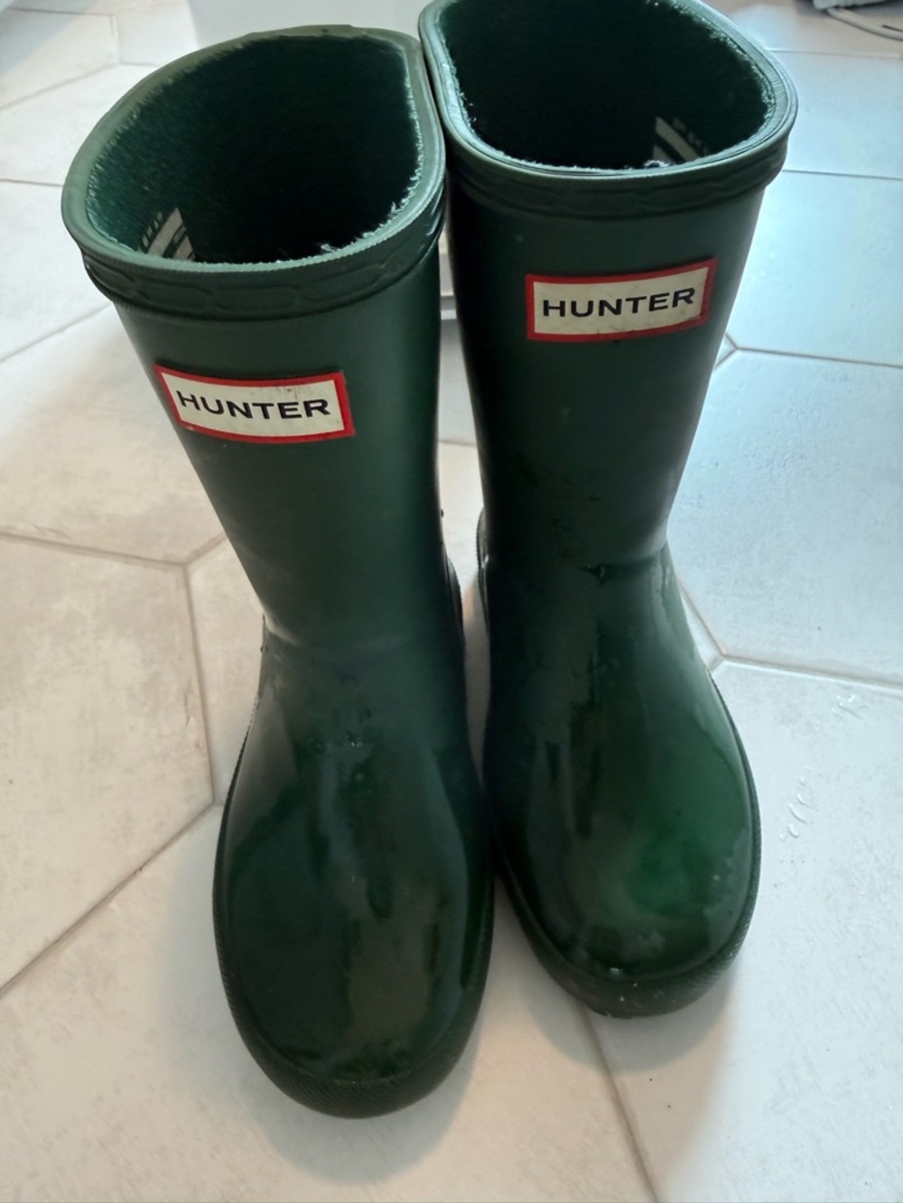 Hunter kids rain boots size US10 green